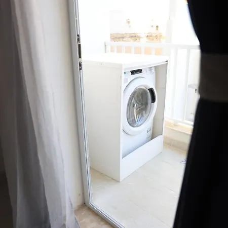 Apartment 2 Bedroom Flat Close To Valletta & Sliema - Orion 1 *