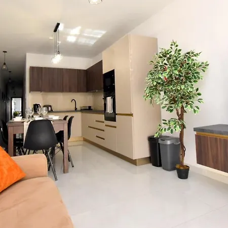 2 Bedroom Flat Close To Valletta & Sliema - Orion 1 *