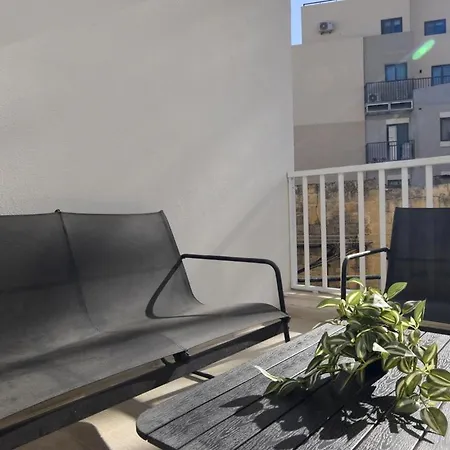 2 Bedroom Flat Close To Valletta & Sliema - Orion 1 Apartment