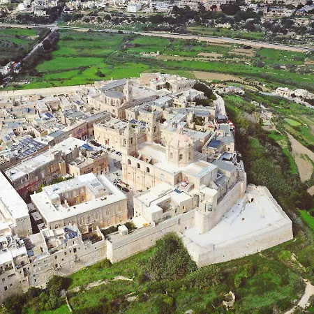 2 Bedroom Flat Close To Valletta & Sliema - Orion 1 דירה