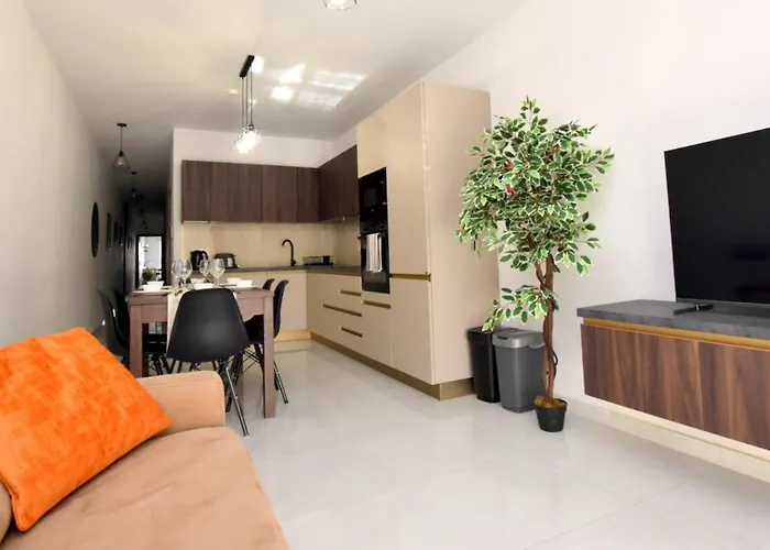 2 Bedroom Flat Close To Valletta&sliema - Orion 1 *